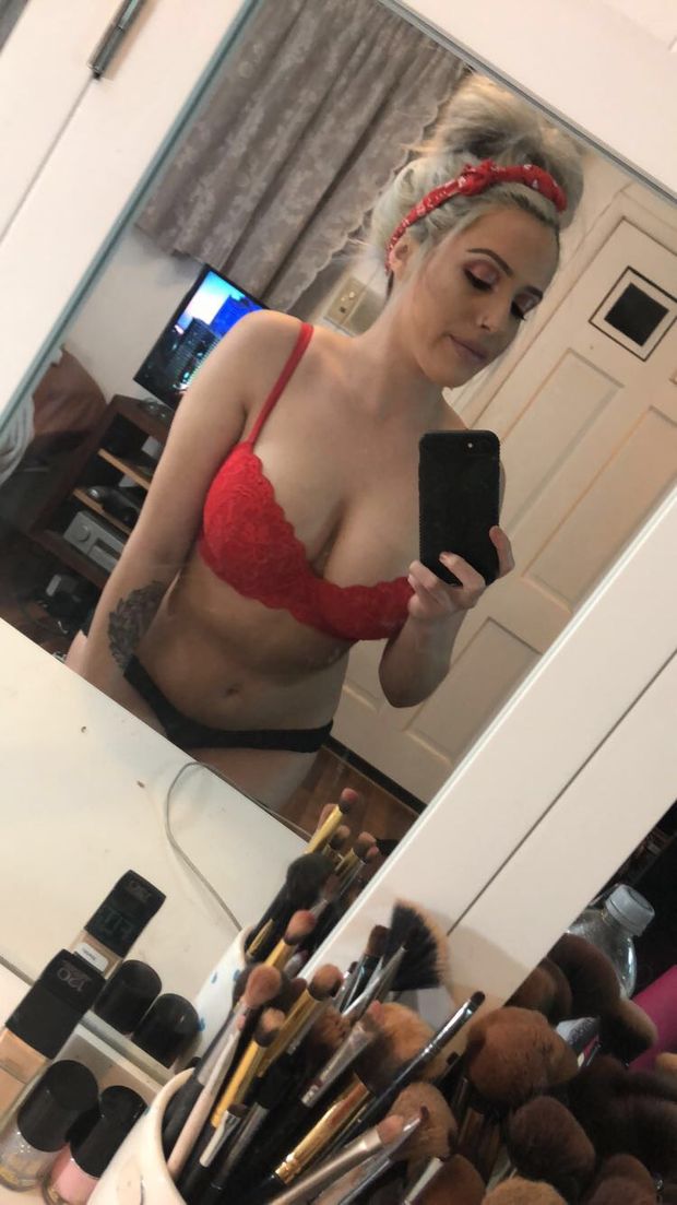 Blonde selfie