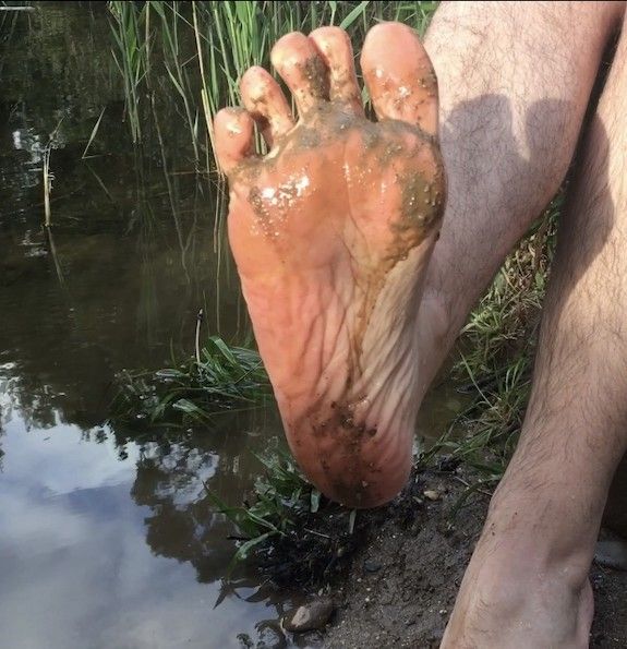 Down by the stream bigfoot thrives - come fuck and suck this he-yeti