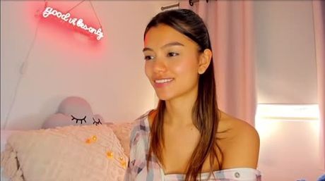 Sexy Nina perfect tits