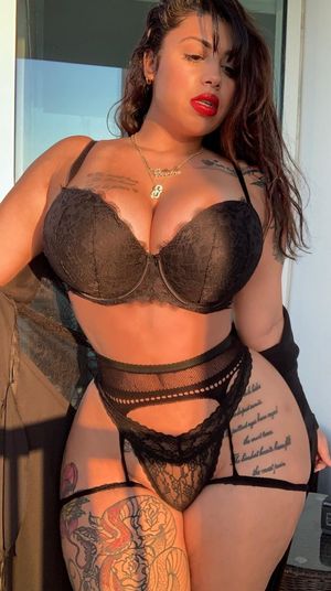 fotos de mulheres de seios fartos