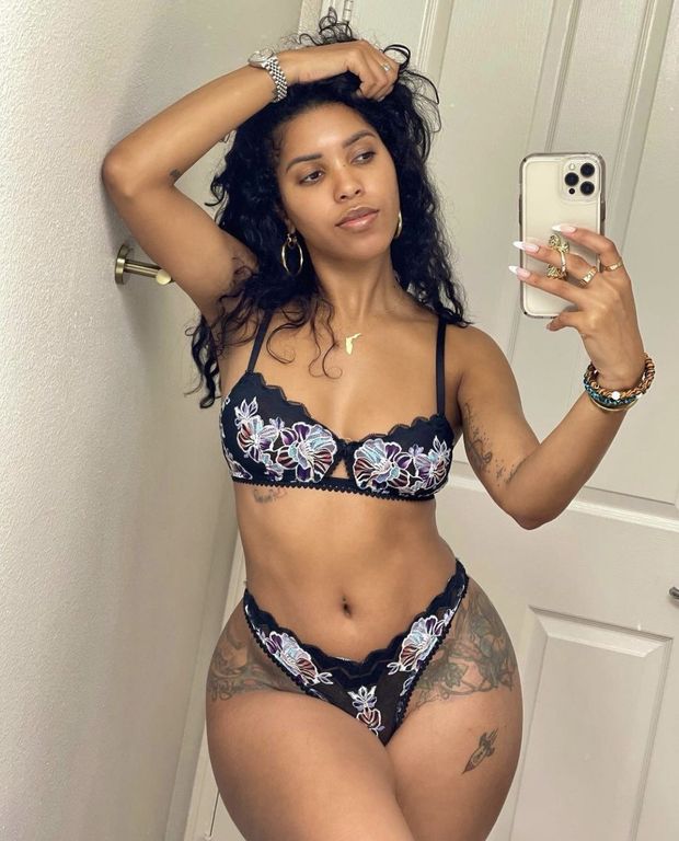 Good looking ebony queen