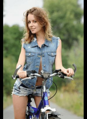 Russian mountain bike babes are hot