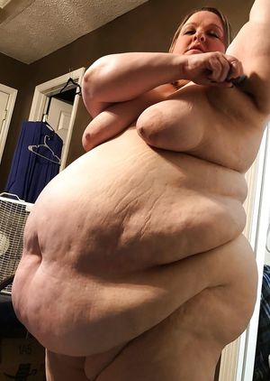 I would so love to have her huge belly on top of me! Mmmm!