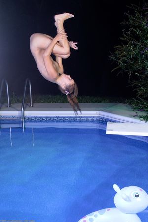 FrontFlip on swimming pool