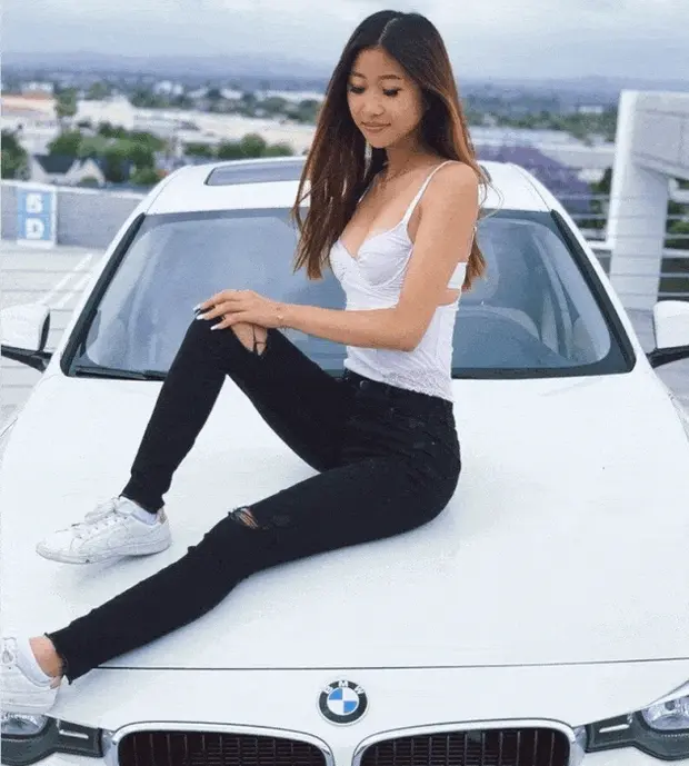 Tall Slim Japanese Hottie Animation Do You Prefer Blue Jeans Or Bikini