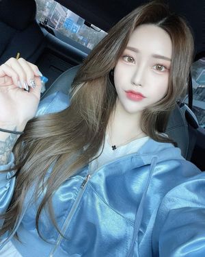 10/10 - Perfect face to skull-fuck silly.