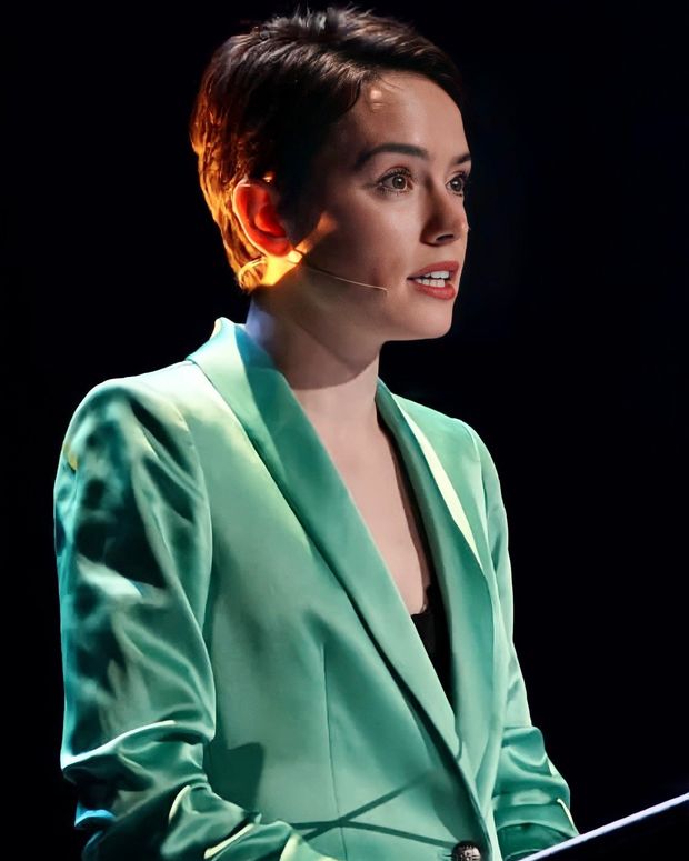 Daisy Ridley Bob Cut