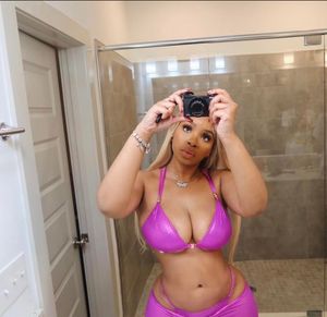 LightSkinKeisha selfie in a bikini