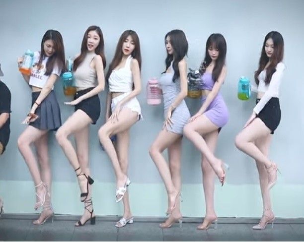 Korean babes whit long lengs