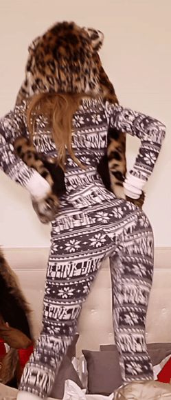 ariana grande "kiss my little white butt"