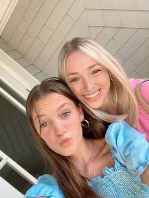 which cute teen face is getting cummed on first?