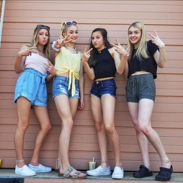 hot jb whores posing in shorts