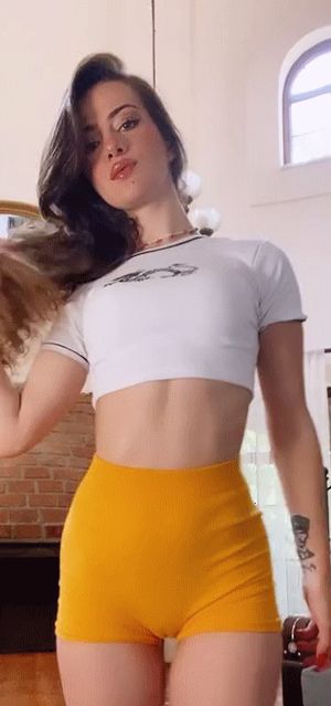 Amazing Sexy Turkish Oznur Cameltoe