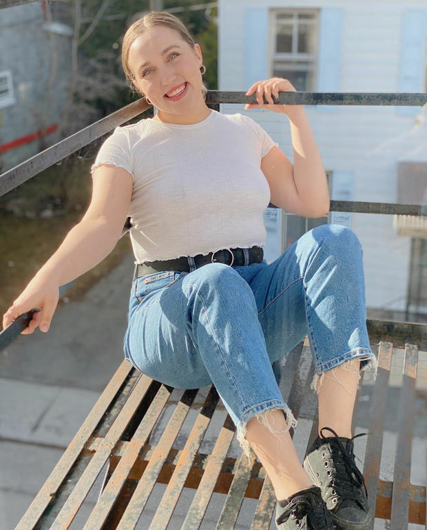 braless curvy slut posing outside
