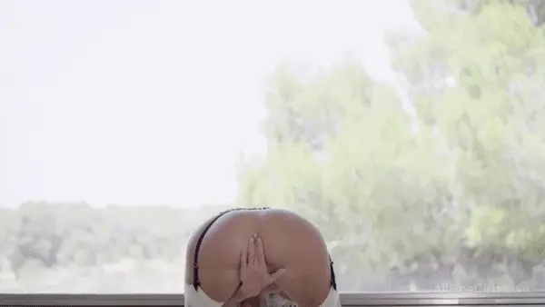 hot ass reveal