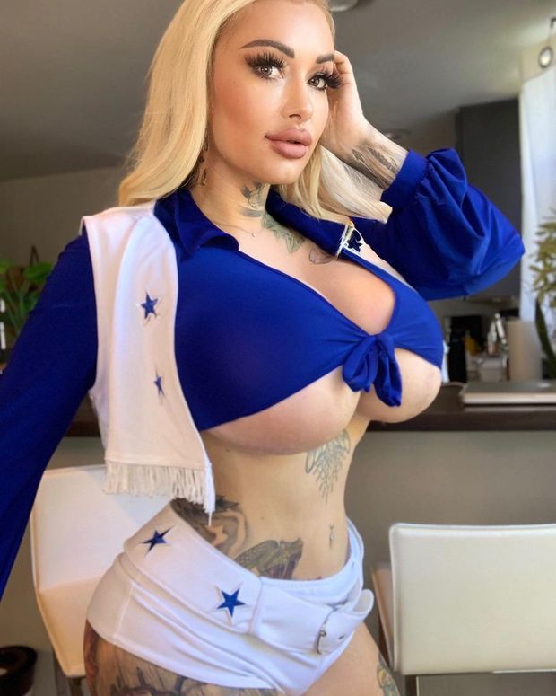 cowboys cheerleader