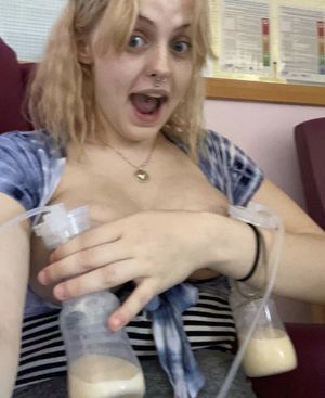 Teen mum pumps her tits for milk
