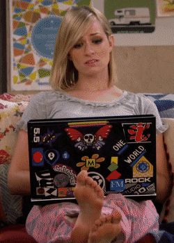 beth behrs' amazing feet