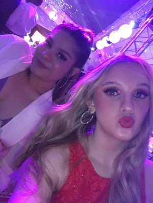 With my best friend we would like a rich tribute ♡