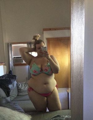 BBW selfie