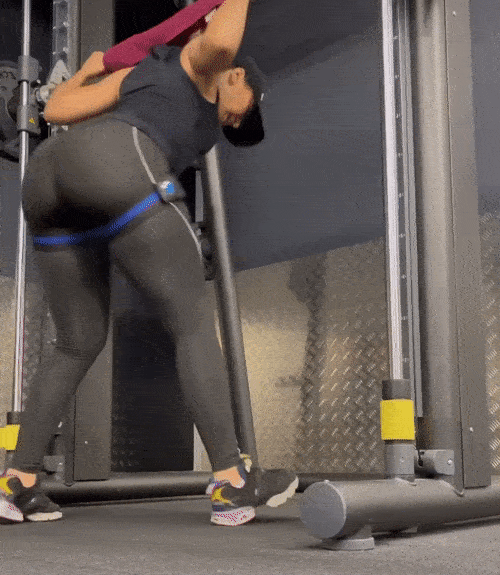 Thick ass at the gym
