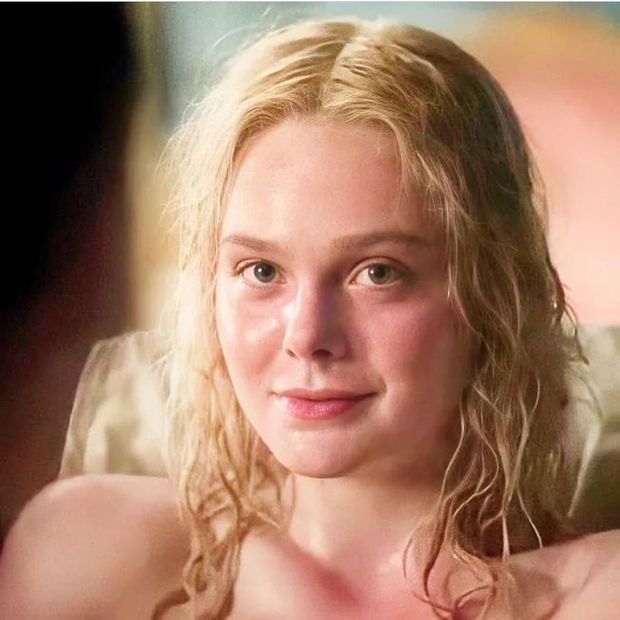 ELLE FANNING