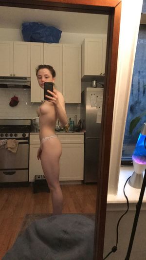 Lily Mo Sheen topless