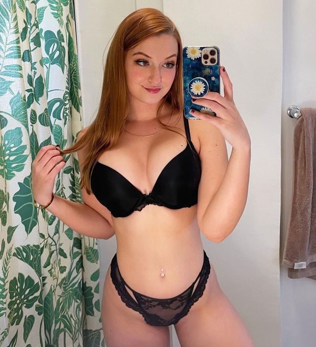 Big tit redhead