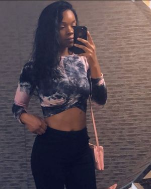 Sasha [Boston] ts4rent "domqueen" 'Love a submissive . . . who loves to be on all fours pleasing mommies cock.'