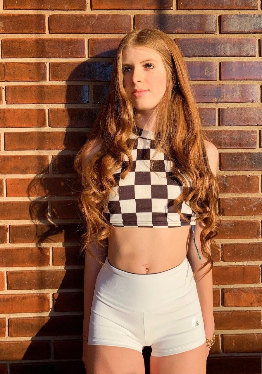 Julia camel toe tight shorts