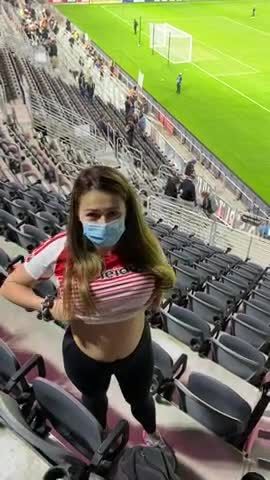 Show 'em if you got 'em soccer edition