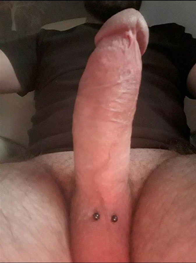 Hard, horny and in the mood for filthy sexting ;)