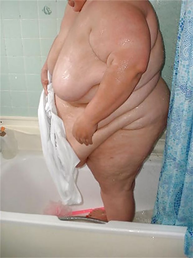 Big beautiful ssbbw drying off.