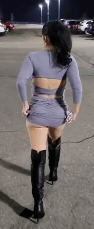 ♪ ♫ ♬ "These Boots are made for Walkin’" ♪ ♫ ♬