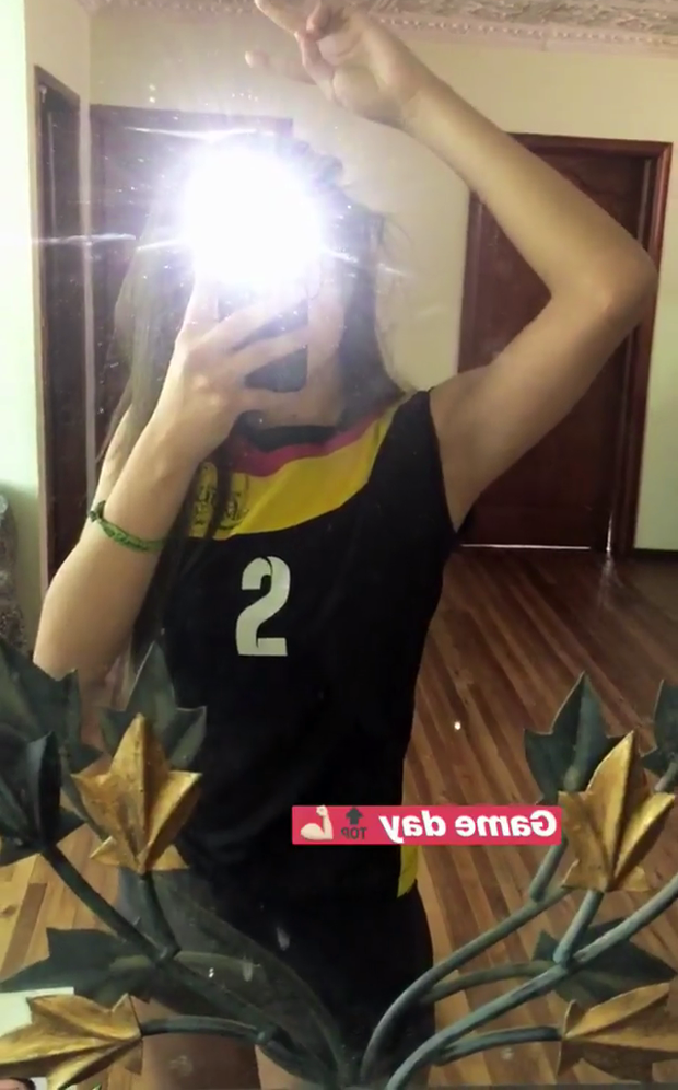 Mali player sweat armpits
