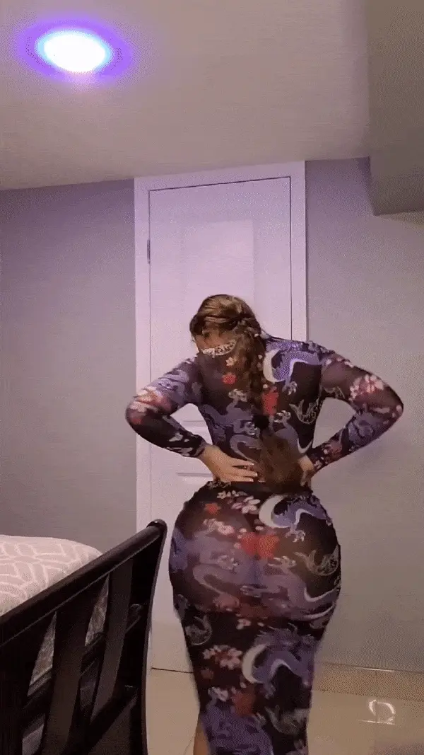 huge ass shaking