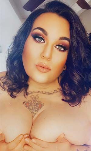 Curvy BBW transexual in Lansing Michigan got a boob jobs ready to show