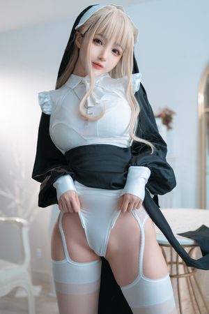 Sakurai Niki - Nun Cosplay 2