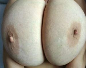 I love sex wrestling. And i even more love when a bull get submited, let me dominate him to cum inside me.