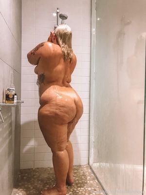 Big booty Milf in shower