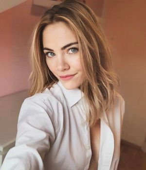 Emma L. is so hot I wanna undress her and r*pe her