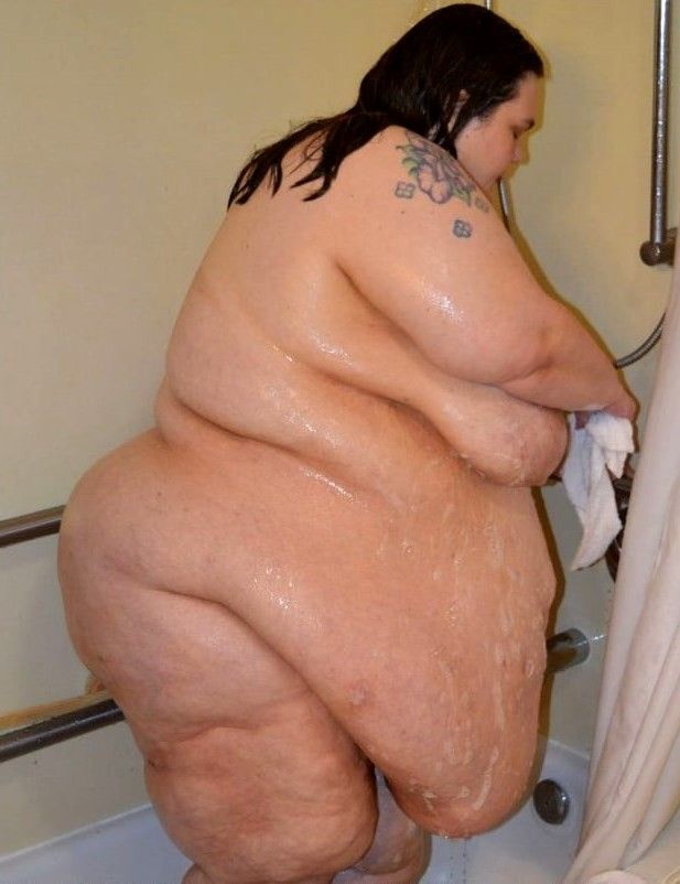 Huge bellied ssbbw showering!