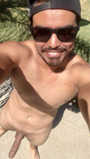 This hung latin stud in Fort Lauderdale FL wanna have a sun bath and raw sex date