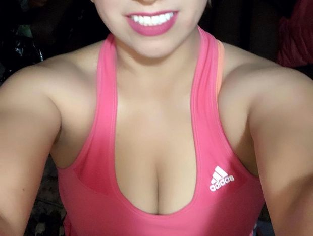 clevage selfie