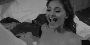 [*Fake] Aiming for Ariana's Mouth.