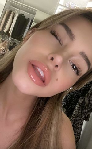Imagine those lips