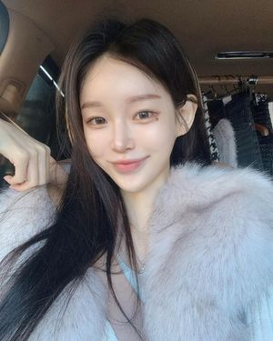 10/10 - Perfect face to skull-fuck silly.