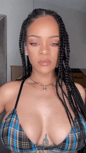 rihanna titties