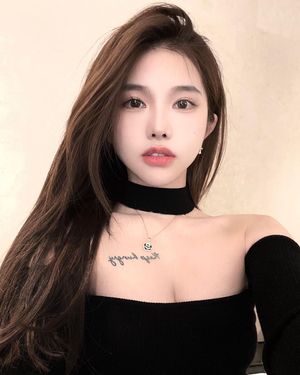 10/10 - Perfect face to skull-fuck silly.