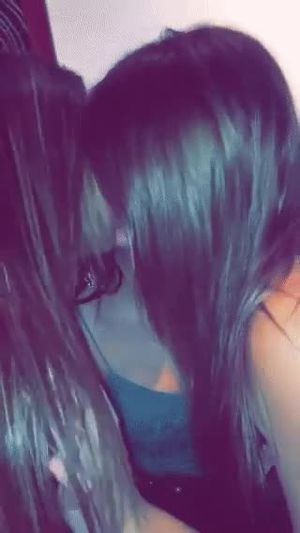 Drunk College Babes Making Out Threeway